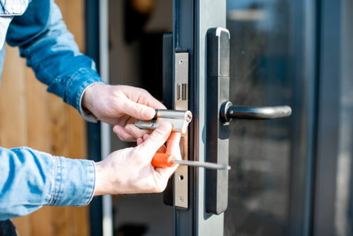 Locksmith Changing Locks Of Commercial Business